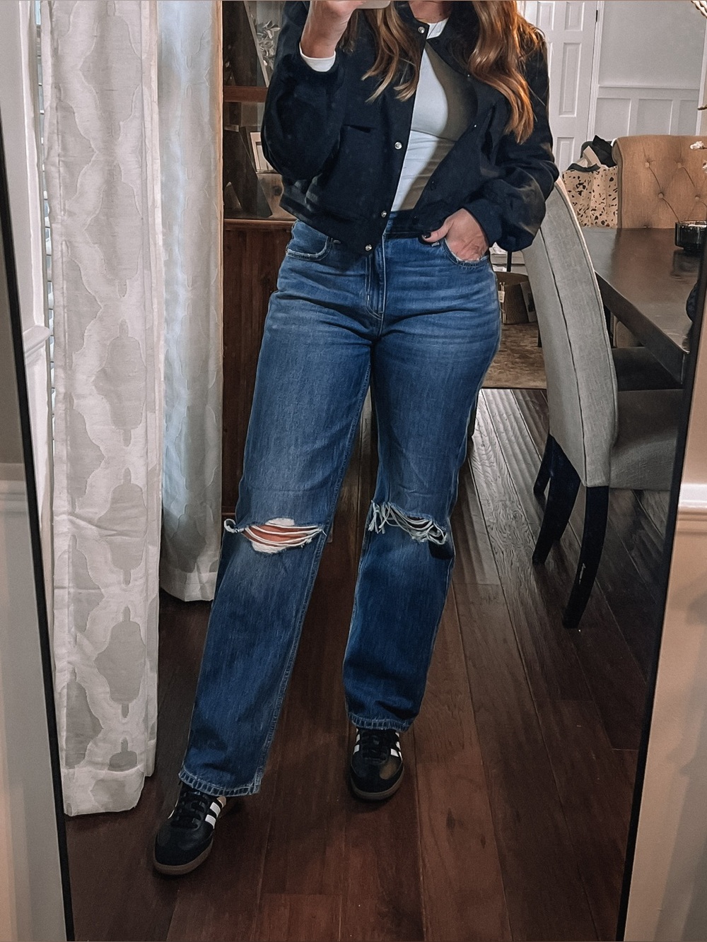 NWOT Levi's Low Pro Straight Distressed Women’s Dark Wash Jeans, size 29